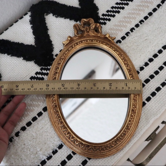 Sold 💕 Oval Ornate wall decor mirror - Picture 5 of 5